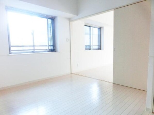 コンフォリア新中野IIの物件内観写真